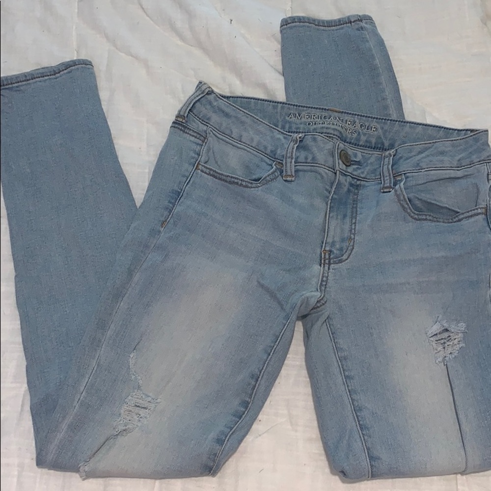 Super light wash, distressed, jeggings.